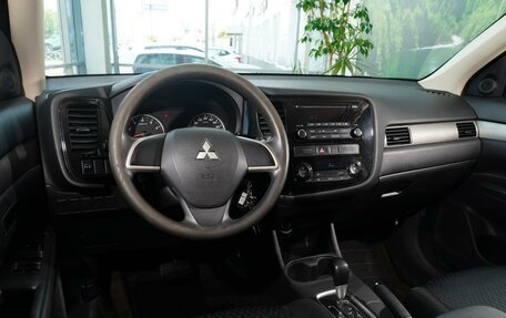 Mitsubishi Outlander III рестайлинг 3, 2012 год, 1 198 000 рублей, 6 фотография