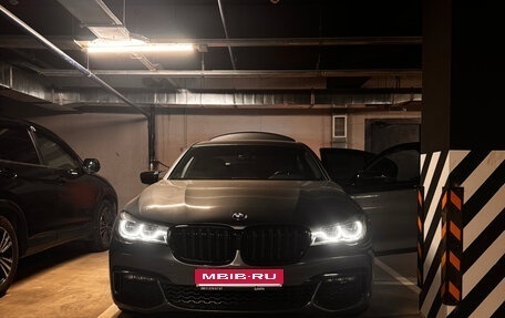 BMW 7 серия, 2018 год, 3 740 000 рублей, 1 фотография