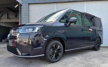 Honda Stepwgn, 2023 год, 2 298 000 рублей, 2 фотография