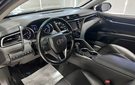 Toyota Camry, 2018 год, 2 730 000 рублей, 10 фотография