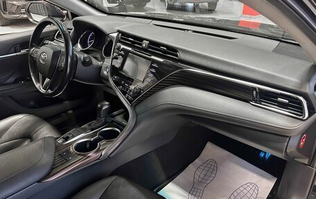 Toyota Camry, 2018 год, 2 730 000 рублей, 16 фотография