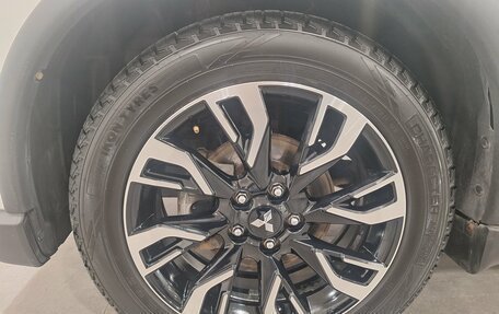 Mitsubishi Outlander III рестайлинг 3, 2021 год, 2 364 706 рублей, 10 фотография