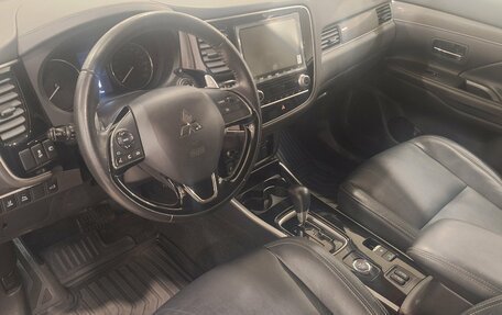 Mitsubishi Outlander III рестайлинг 3, 2021 год, 2 364 706 рублей, 13 фотография