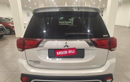 Mitsubishi Outlander III рестайлинг 3, 2021 год, 2 364 706 рублей, 8 фотография