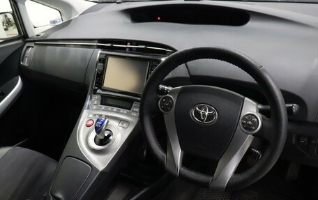 Toyota Prius, 2013 год, 1 182 000 рублей, 6 фотография