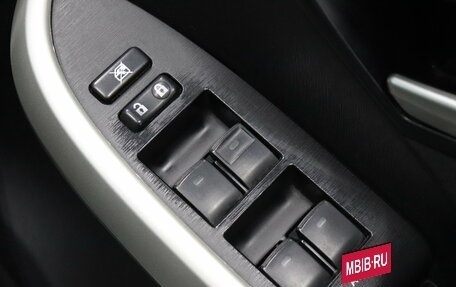 Toyota Prius, 2013 год, 1 182 000 рублей, 14 фотография