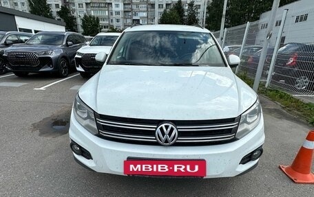 Volkswagen Tiguan I, 2015 год, 1 199 000 рублей, 2 фотография
