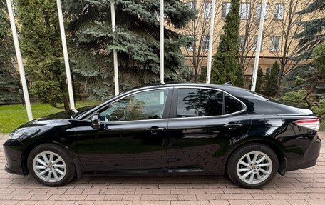 Toyota Camry, 2022 год, 2 810 000 рублей, 6 фотография