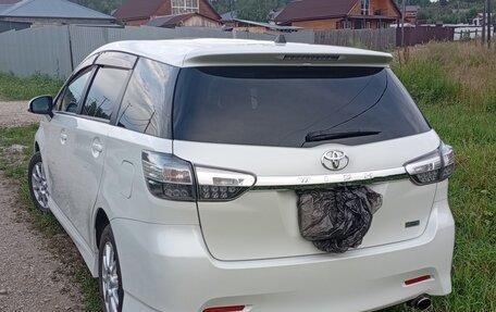 Toyota Wish II, 2012 год, 1 360 000 рублей, 2 фотография