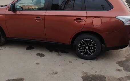 Mitsubishi Outlander III рестайлинг 3, 2012 год, 1 390 000 рублей, 1 фотография