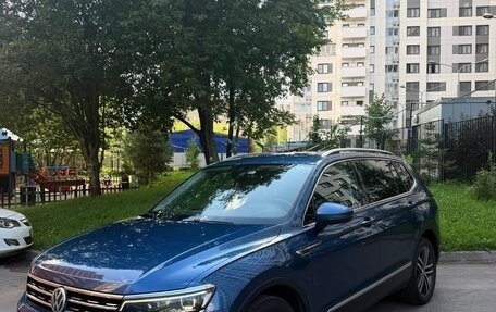 Volkswagen Tiguan II, 2018 год, 2 580 000 рублей, 1 фотография