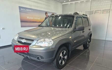 Chevrolet Niva I рестайлинг, 2017 год, 590 000 рублей, 3 фотография