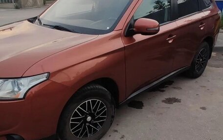 Mitsubishi Outlander III рестайлинг 3, 2012 год, 1 390 000 рублей, 19 фотография