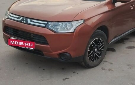 Mitsubishi Outlander III рестайлинг 3, 2012 год, 1 390 000 рублей, 2 фотография