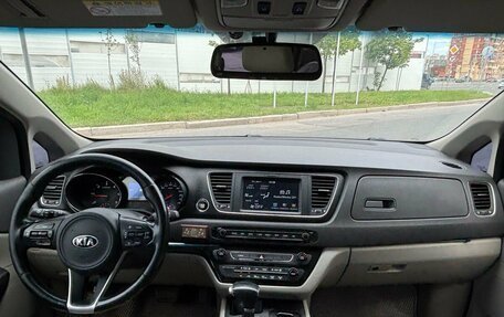 KIA Carnival III, 2017 год, 2 649 000 рублей, 8 фотография