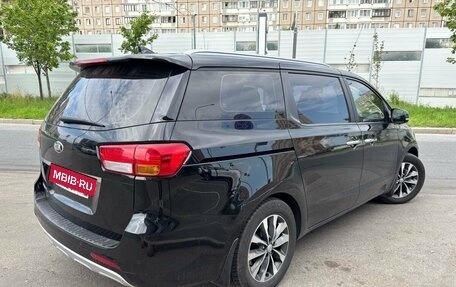 KIA Carnival III, 2017 год, 2 649 000 рублей, 5 фотография
