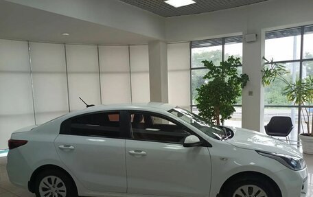 KIA Rio IV, 2018 год, 920 000 рублей, 4 фотография