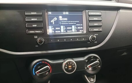 KIA Rio IV, 2018 год, 920 000 рублей, 12 фотография