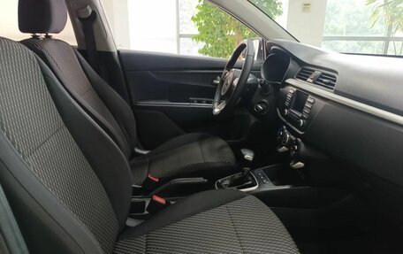 KIA Rio IV, 2018 год, 920 000 рублей, 17 фотография