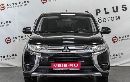 Mitsubishi Outlander III рестайлинг 3, 2015 год, 1 680 000 рублей, 3 фотография
