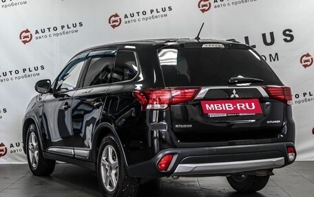 Mitsubishi Outlander III рестайлинг 3, 2015 год, 1 680 000 рублей, 2 фотография
