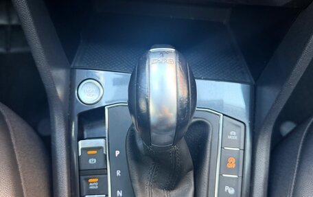 Volkswagen Tiguan II, 2018 год, 2 580 000 рублей, 13 фотография