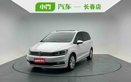 Volkswagen Touran III, 2023 год, 2 150 000 рублей, 1 фотография