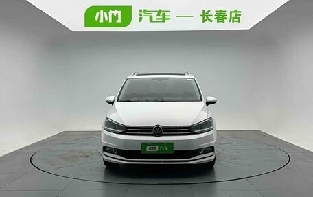 Volkswagen Touran III, 2023 год, 2 150 000 рублей, 2 фотография