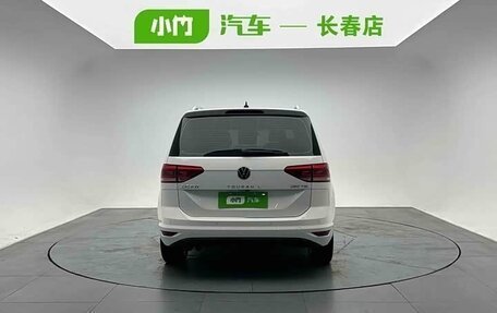 Volkswagen Touran III, 2023 год, 2 150 000 рублей, 4 фотография
