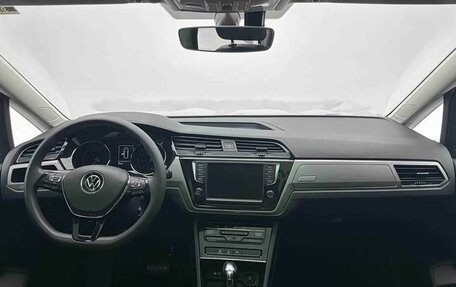 Volkswagen Touran III, 2023 год, 2 150 000 рублей, 15 фотография