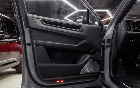 Porsche Cayenne III, 2024 год, 29 000 000 рублей, 16 фотография