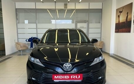 Toyota Camry, 2019 год, 2 050 000 рублей, 2 фотография