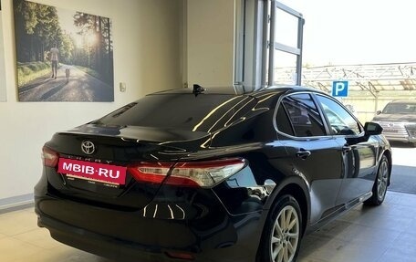 Toyota Camry, 2019 год, 2 050 000 рублей, 4 фотография