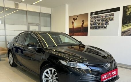 Toyota Camry, 2019 год, 2 050 000 рублей, 3 фотография
