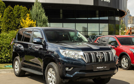 Toyota Land Cruiser Prado 150 рестайлинг 2, 2018 год, 4 200 000 рублей, 3 фотография