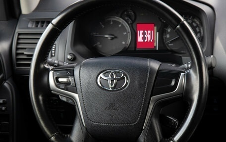 Toyota Land Cruiser Prado 150 рестайлинг 2, 2018 год, 4 200 000 рублей, 13 фотография