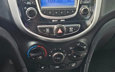 Hyundai Solaris II рестайлинг, 2013 год, 780 000 рублей, 10 фотография
