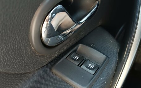 Renault Sandero II рестайлинг, 2017 год, 949 000 рублей, 18 фотография