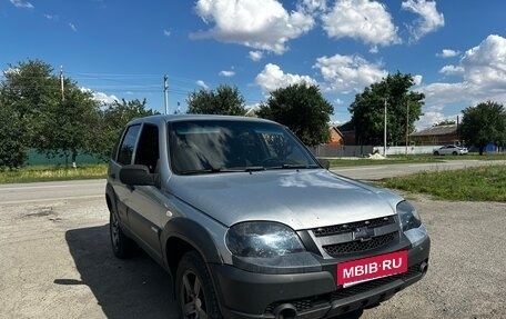 Chevrolet Niva I рестайлинг, 2011 год, 600 000 рублей, 2 фотография