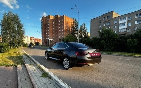 Skoda Superb III рестайлинг, 2019 год, 2 950 000 рублей, 4 фотография