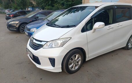 Honda Freed I, 2014 год, 1 050 000 рублей, 2 фотография