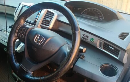 Honda Freed I, 2014 год, 1 050 000 рублей, 9 фотография