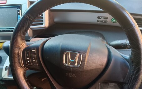 Honda Freed I, 2014 год, 1 050 000 рублей, 8 фотография