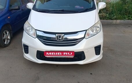 Honda Freed I, 2014 год, 1 050 000 рублей, 3 фотография