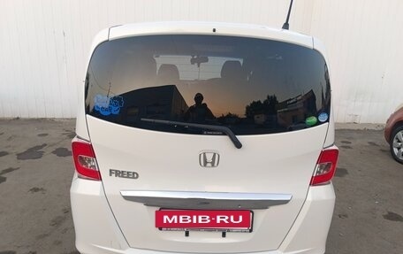 Honda Freed I, 2014 год, 1 050 000 рублей, 6 фотография