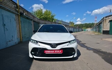 Toyota Camry, 2019 год, 3 120 000 рублей, 4 фотография