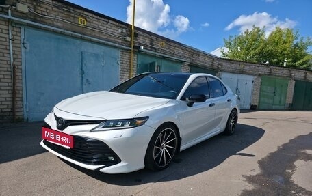 Toyota Camry, 2019 год, 3 120 000 рублей, 6 фотография