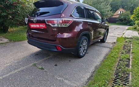 Toyota Highlander III, 2014 год, 3 440 000 рублей, 2 фотография