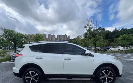 Toyota RAV4, 2019 год, 1 843 000 рублей, 7 фотография