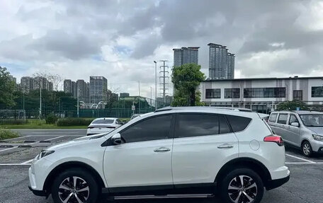 Toyota RAV4, 2019 год, 1 843 000 рублей, 6 фотография